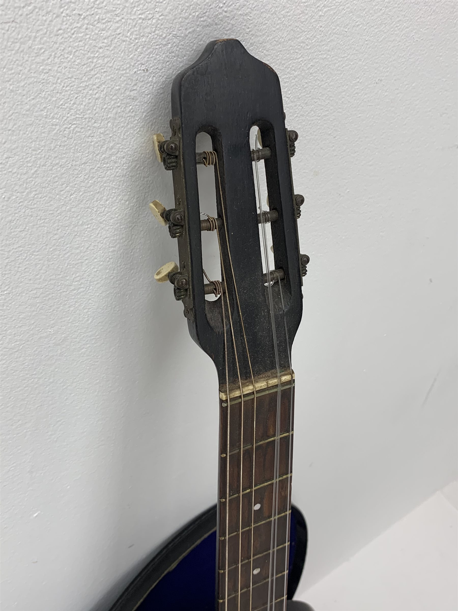 Alfredo Albertini Catania acoustic guitar in carrying case