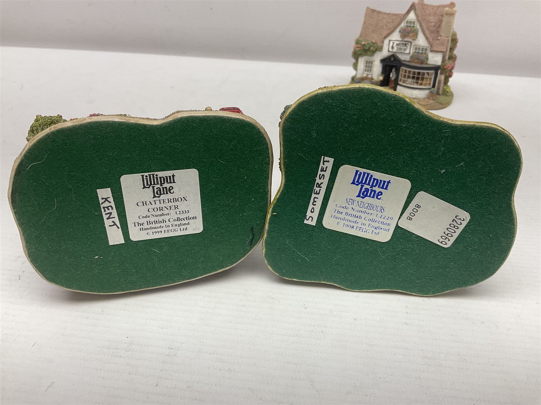 Twenty Lilliput Lanes, including The Right Note, Chatterbox Corner, Whistle Stop Gate, New Neighbours, Travellers Rest etc, all in original boxes
