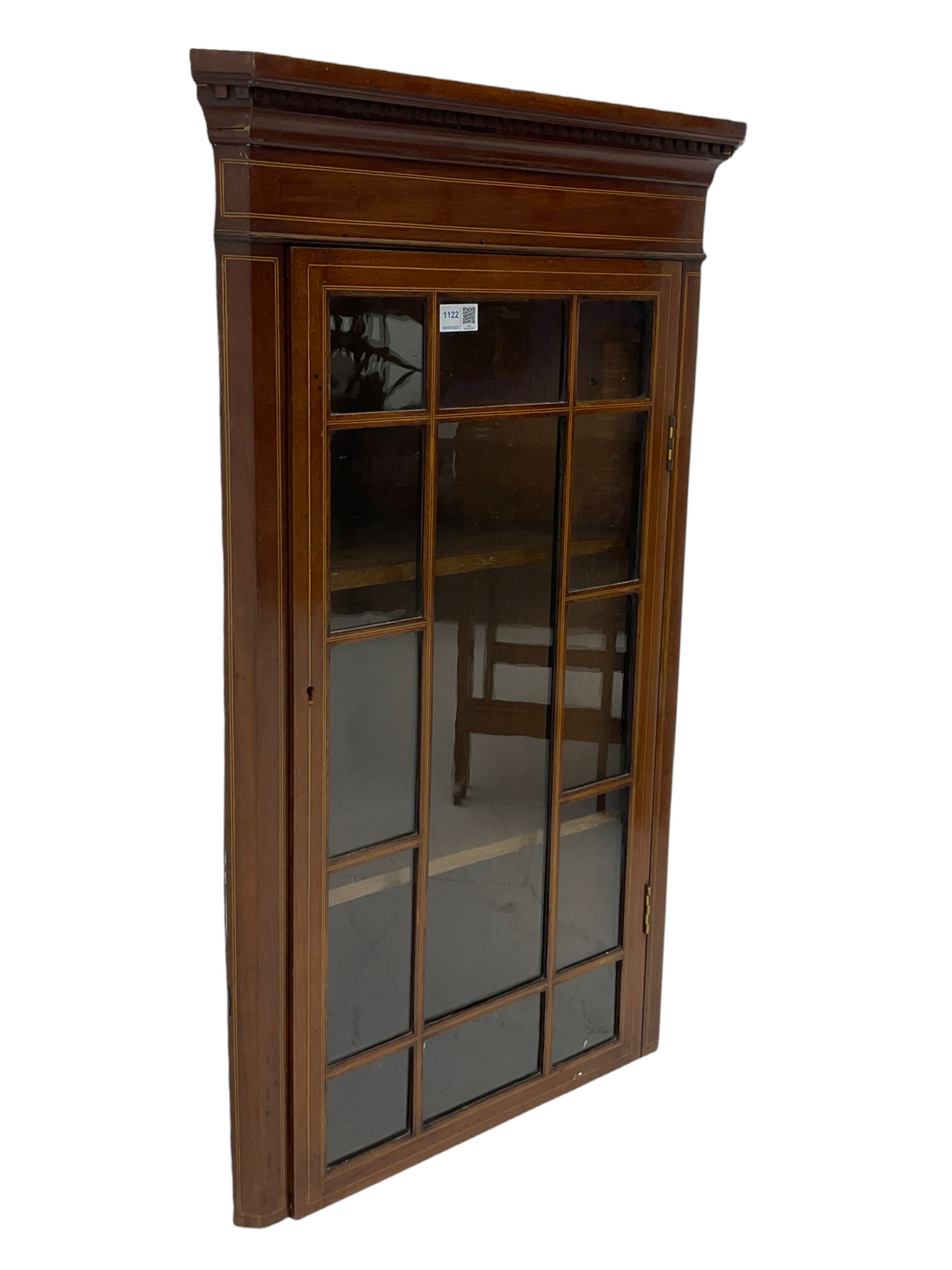 Edwardian mahogany wall hanging corner display cabinet, projecting dentil cornice over astragal glazed door (W56cm, H93cm), and an Edwardian mahogany nest of three tables (46cm x 36cm, H60cm)