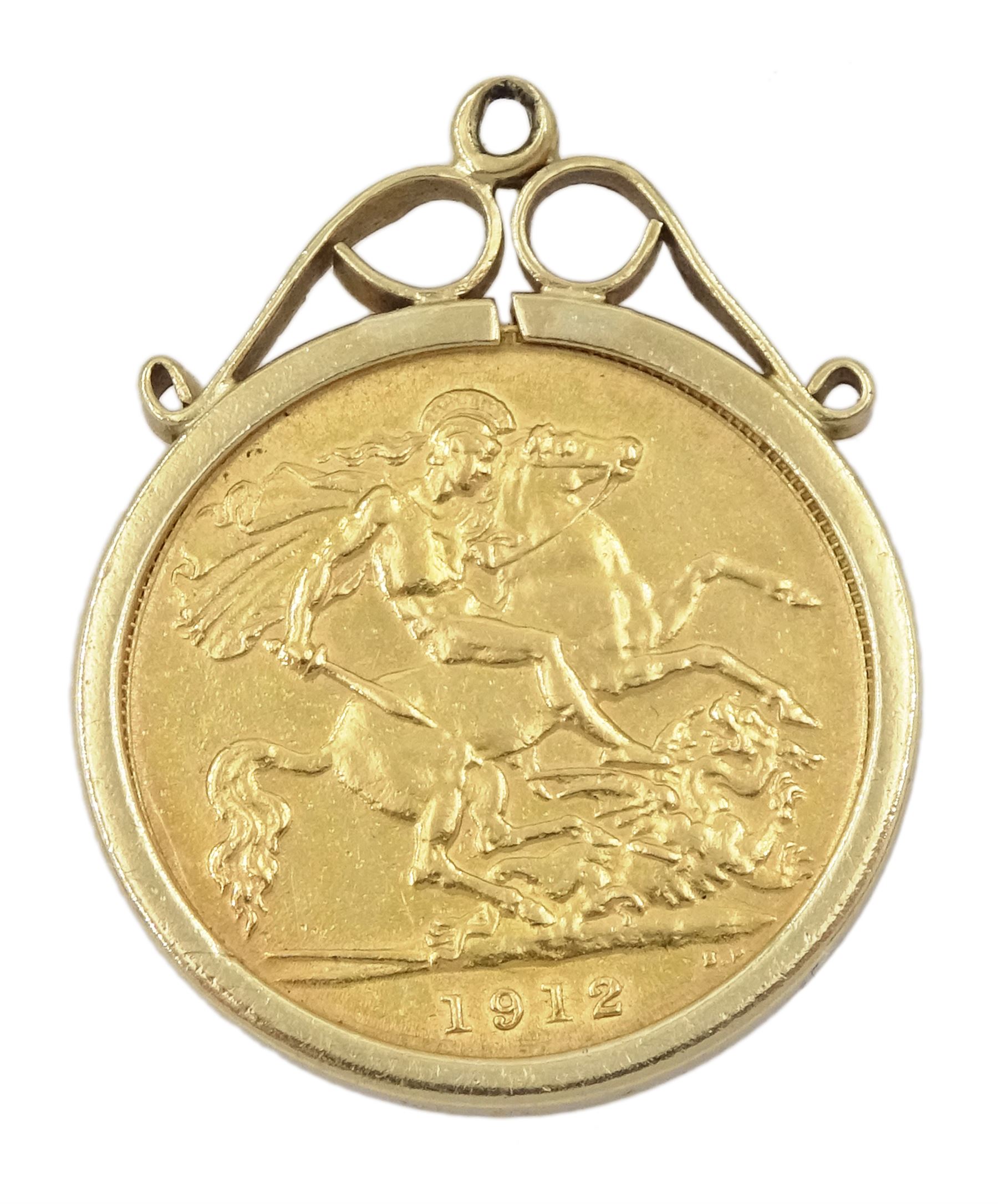 King George V 1912 gold half sovereign coin, loose mounted in 9ct gold pedant