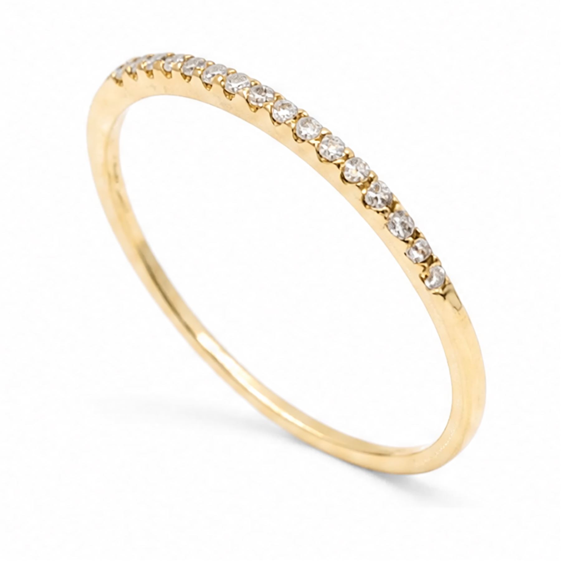 18ct gold diamond half eternity ring, set with sixteen round brilliant cut diamonds, stamped 750, total diamond weight approx 0.20 carat