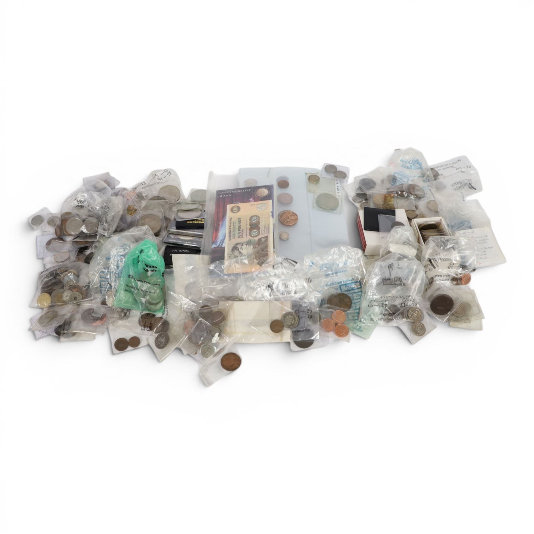 Great British and World coins, including a small quantity of Great British pre-1947 silver, five five pound coins, Canada 1949 one dollar, etc