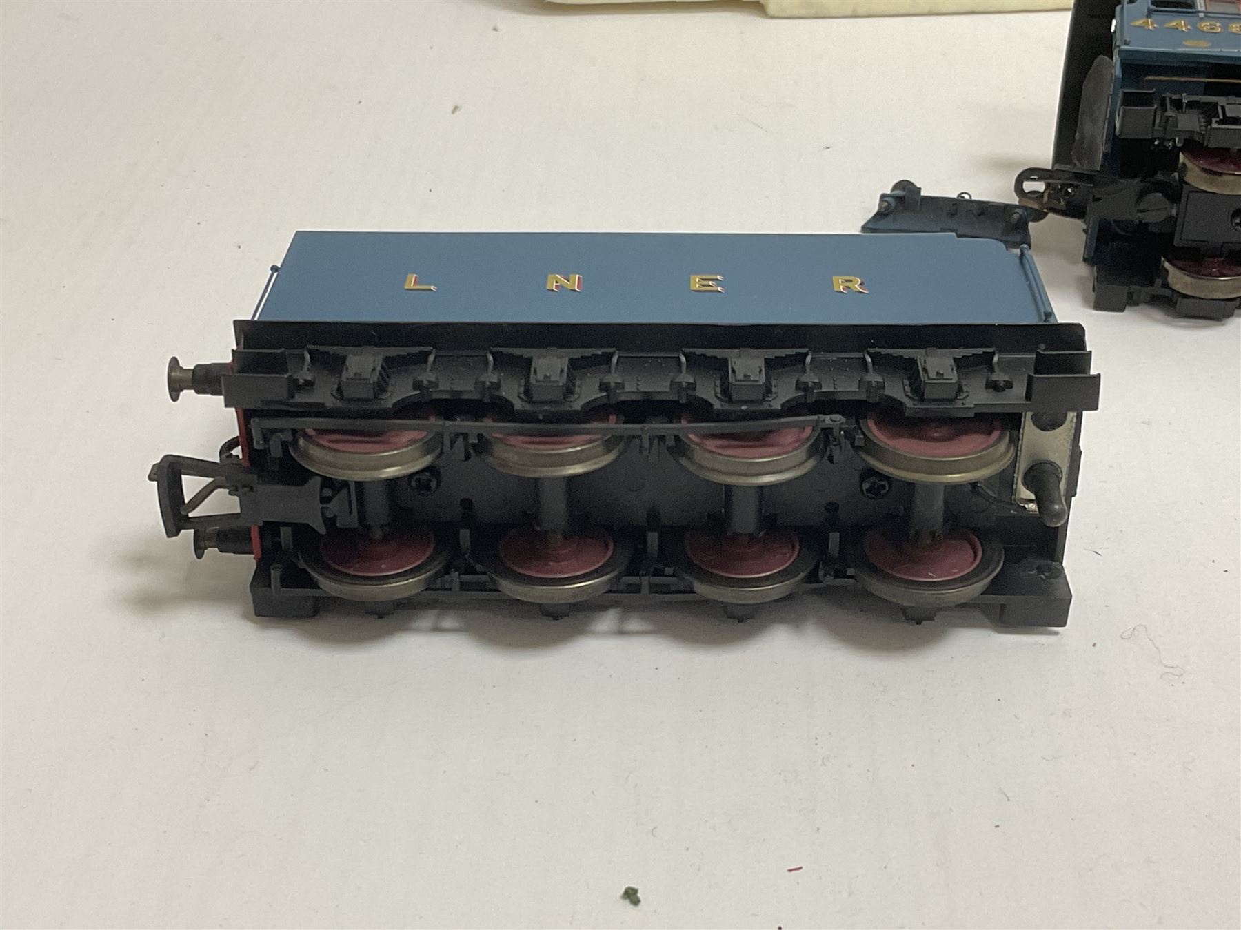 Various makers ‘00’ gauge - Hornby DCC ready LNER 4-6-2 ‘The Mallard’ no.4468 in blue with original box; Lima British Railway Class 33 Bo-Bo diesel locomotive no.33025; quantity of coaches, wagons and track to include Hornby, Lima, Tri-Ang etc (26) 