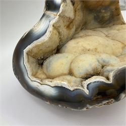 Large agate crystal geode cluster, in blue, brown and cream tones, H18cm