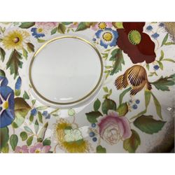 Hammersley Queen Anne pattern, part tea and dinnerwares, to include six dinner plates, five side plates, six soup bowls, teapot, covered sucrier, six teacups and saucers, etc together with six matched dessert plates (40)
