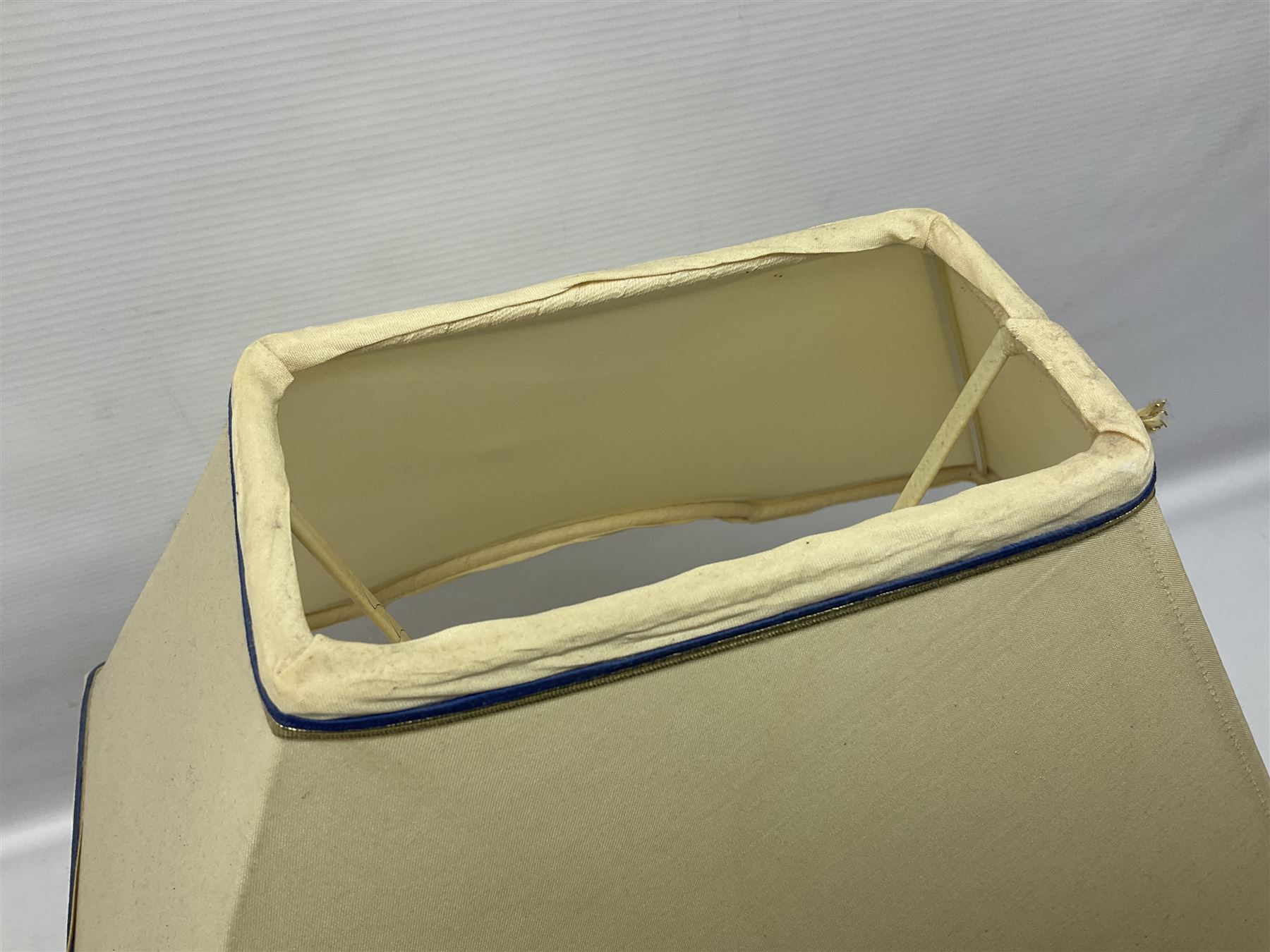 Minerva Collection The Golden Mask of Tutankhamun limited edition lamp: with certificate and shade, H46cm