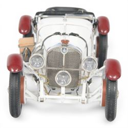 Limited edition CMC 1:18 scale diecast model car no.M055 Mercedes Benz SSKL Sieger bei der Mille Miglia 1931 racing no. 87 in white and red, boxed
