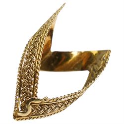 17ct gold filigree wishbone ring