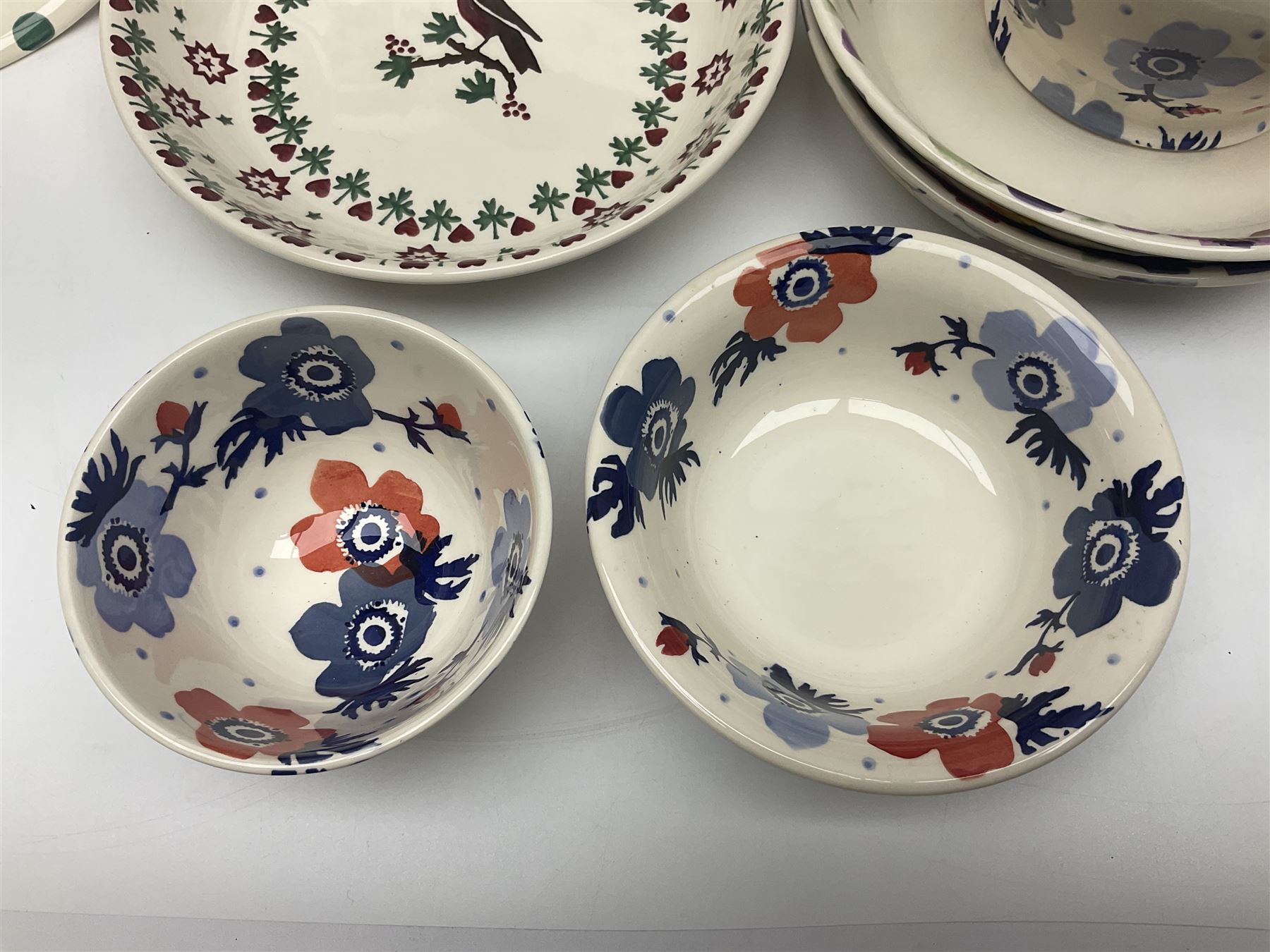 Emma Bridgewater ceramics, to include Christmas Joy Robin pattern meat platter, serving plate, bowl and two mugs, Anenome pattern jug, dinner plate, mug and three bowls, polka dot pasta bowl and two Wallflower pattern pasta bowls, largest D33.5cm