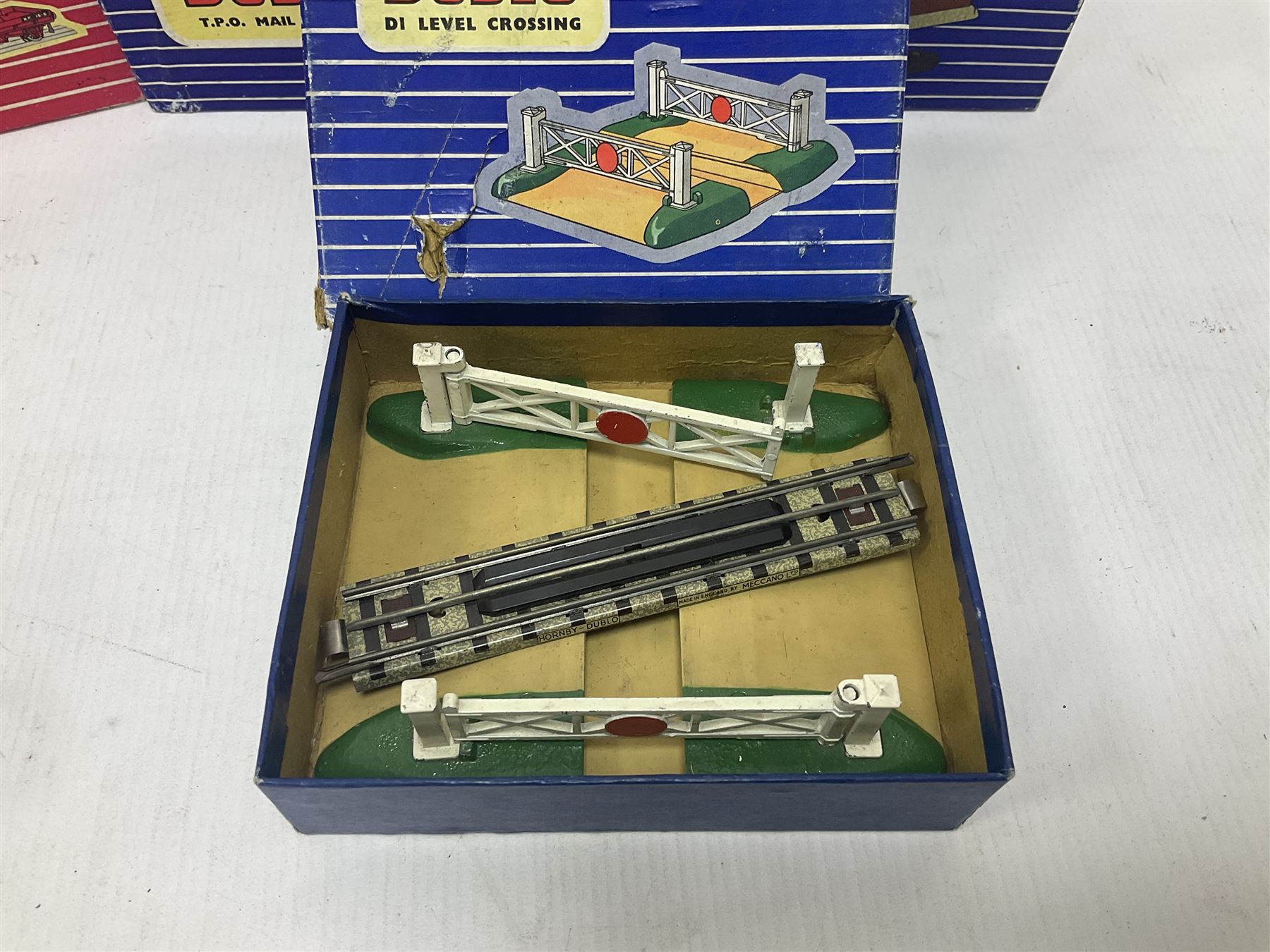Hornby Dublo - 4620 Breakdown Crane; TPO Mail Van Set; D1 Level Crossing; Pullman cars and goods vans; with a large quantity of track to include straight and curved track, switch points and buffer stops; boxed and loose