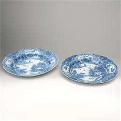 Set of five Chinese Qianlong period blue and white plates, D23cm 
