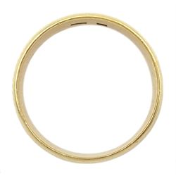 Gold wedding band, stamped 18ct