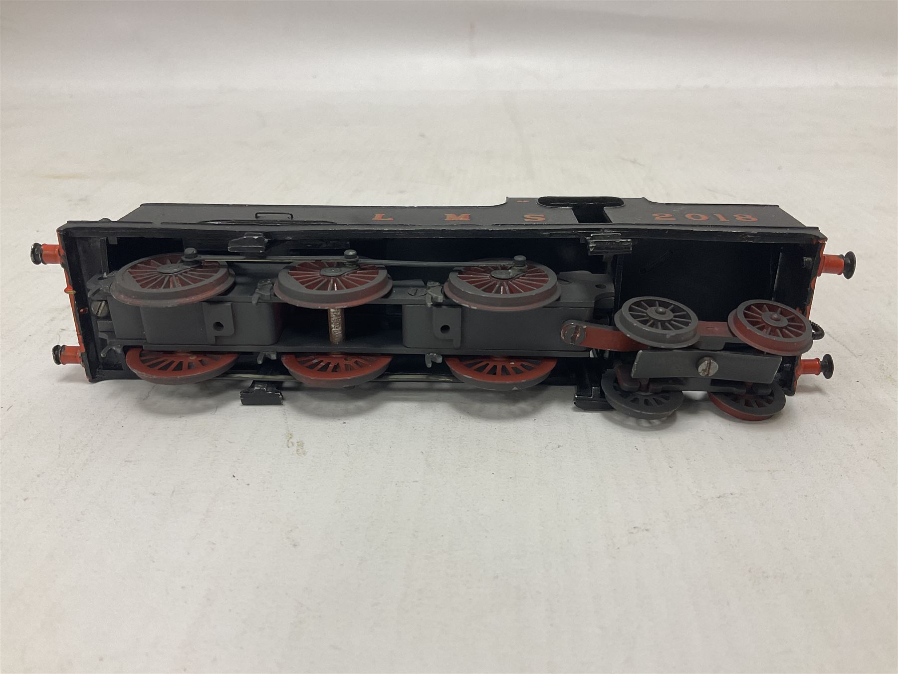 ‘00’ gauge - two kit built steam locomotives comprising Midland Railway Class 2000 0-6-4T no.2024 finished in LMS crimson; together with another MR 2000 Class 0-6-4T locomotive numbered 2018 and finished in LMS black (2) 