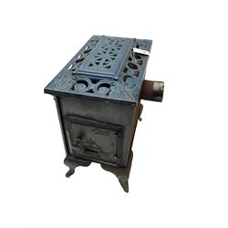 Poeles Nanquette - Art Deco 'Phebus' French enamel wood burning stove, indigo colour with pierced scrollwork decoration and acanthus leaves, on cabriole supports