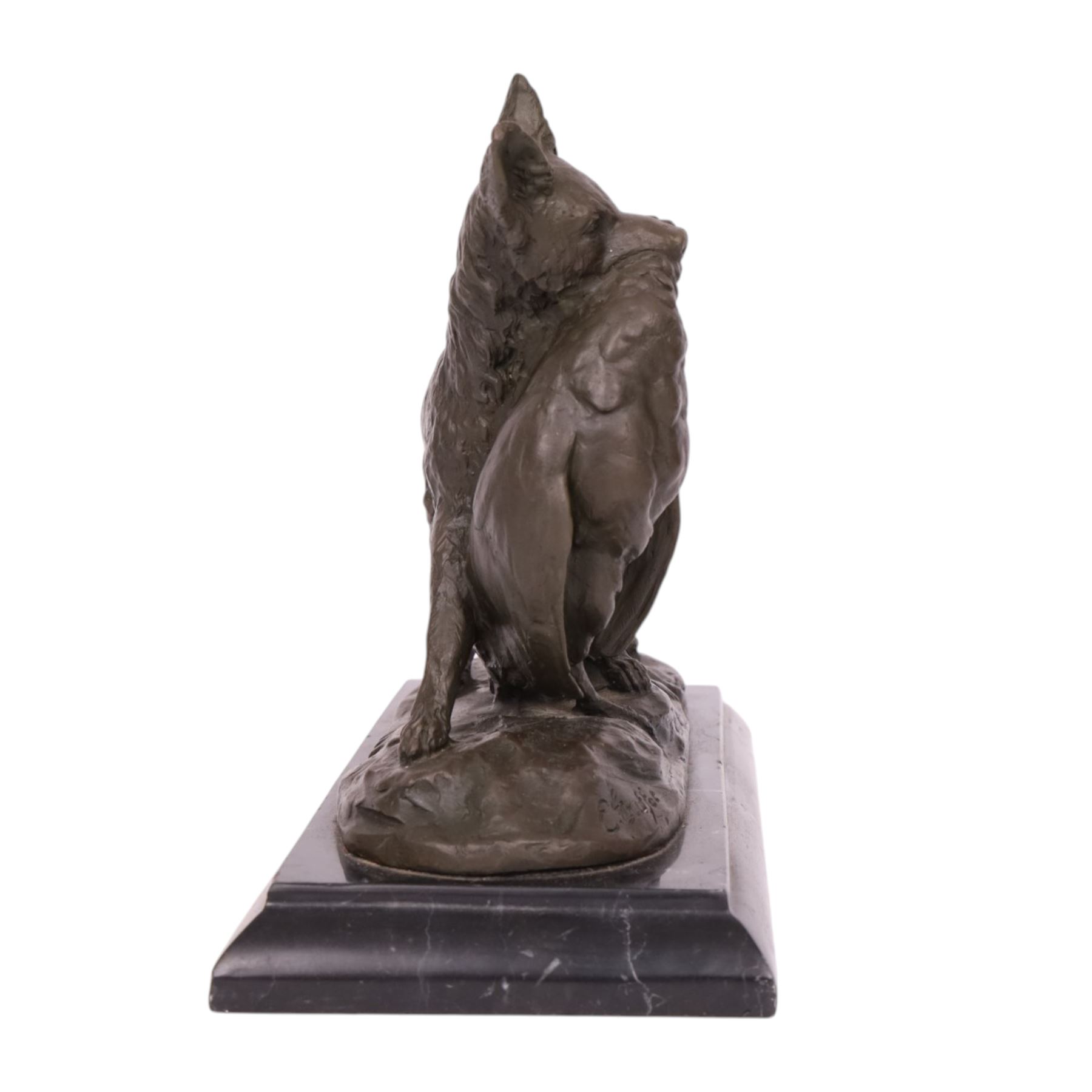 Composite figure of a fox with a pheasant in his mouth, upon a stepped marble base, H23cm, L28cm