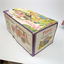 Pippa Range Rover Camper with picnic accessories, boxed