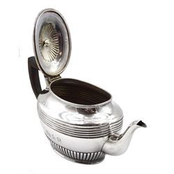 Victorian silver teapot by Henry Stratford, Sheffield 1895, approx 16.5oz