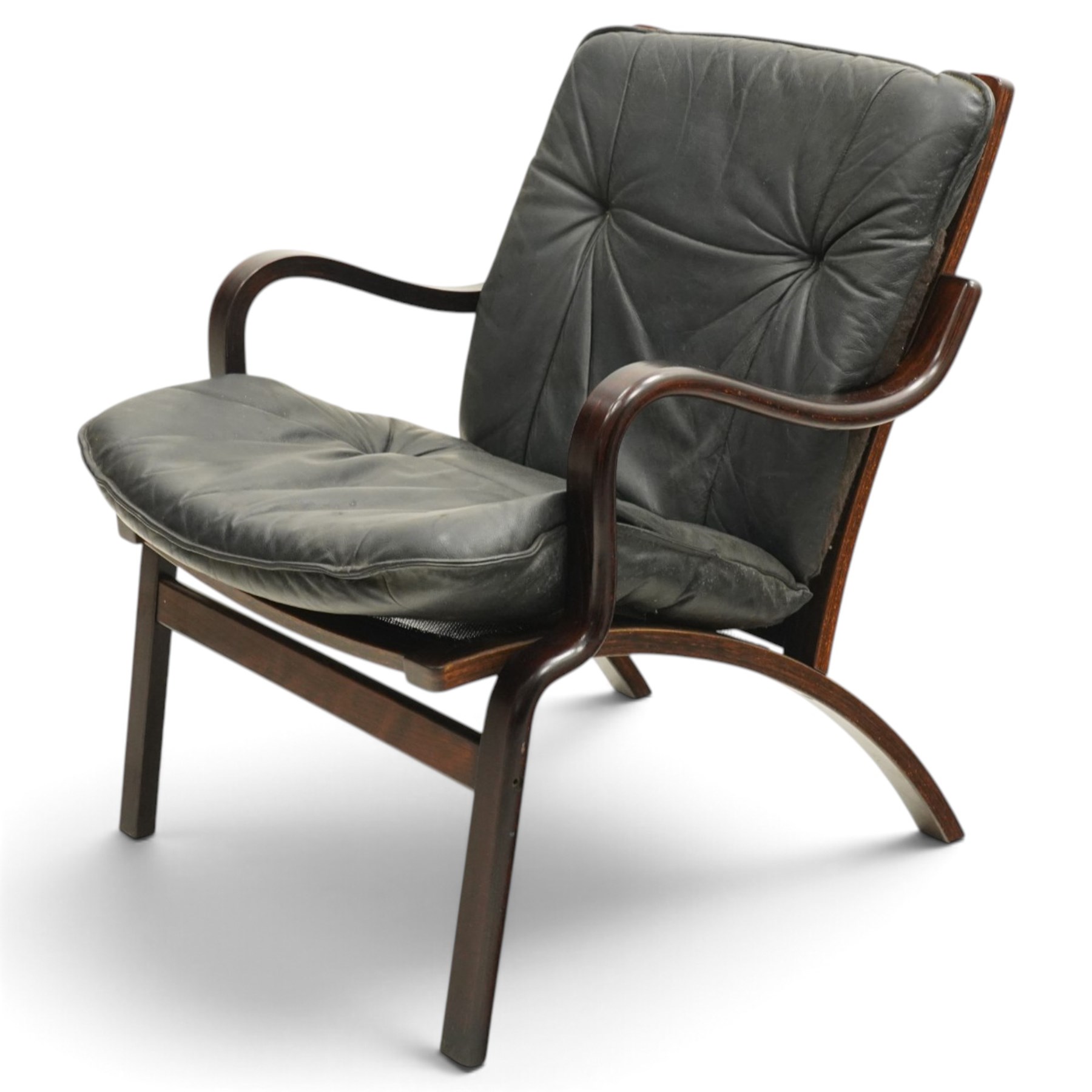 Mid-20th century Danish stained bentwood framed easy armchair, slatted back over shaped arms, mesh seat and rear-splayed supports, with black leather-upholstered loose back and seat cushions 