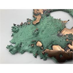 Large free form copper splash, with green patina and polished copper accents, at largest point H15cm, L23cm