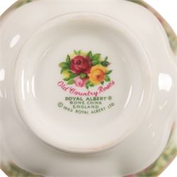 Royal Albert Old Country Roses pattern part tea service, including fifteen teacups and saucers, two open sucrier, two milk jugs, twenty side plates etc  