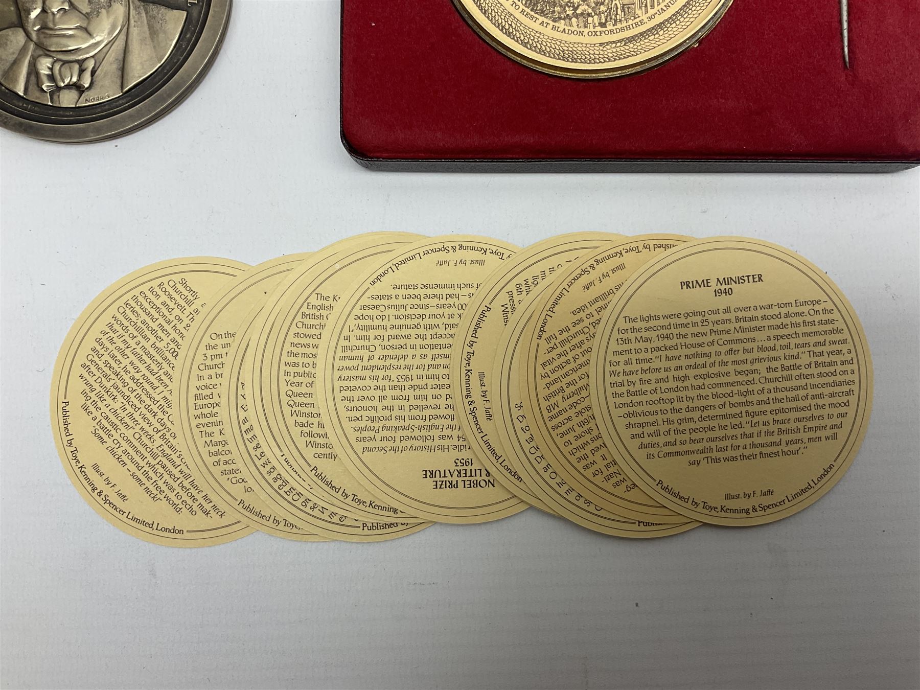 'The Churchill Centenary Picture Medal' cased limited edition of 500 medal struck in 22ct gold on sterling silver by Toye, Kenning & Spencer complete with set of 13 full colour card roundels depicting major events in Churchill's life