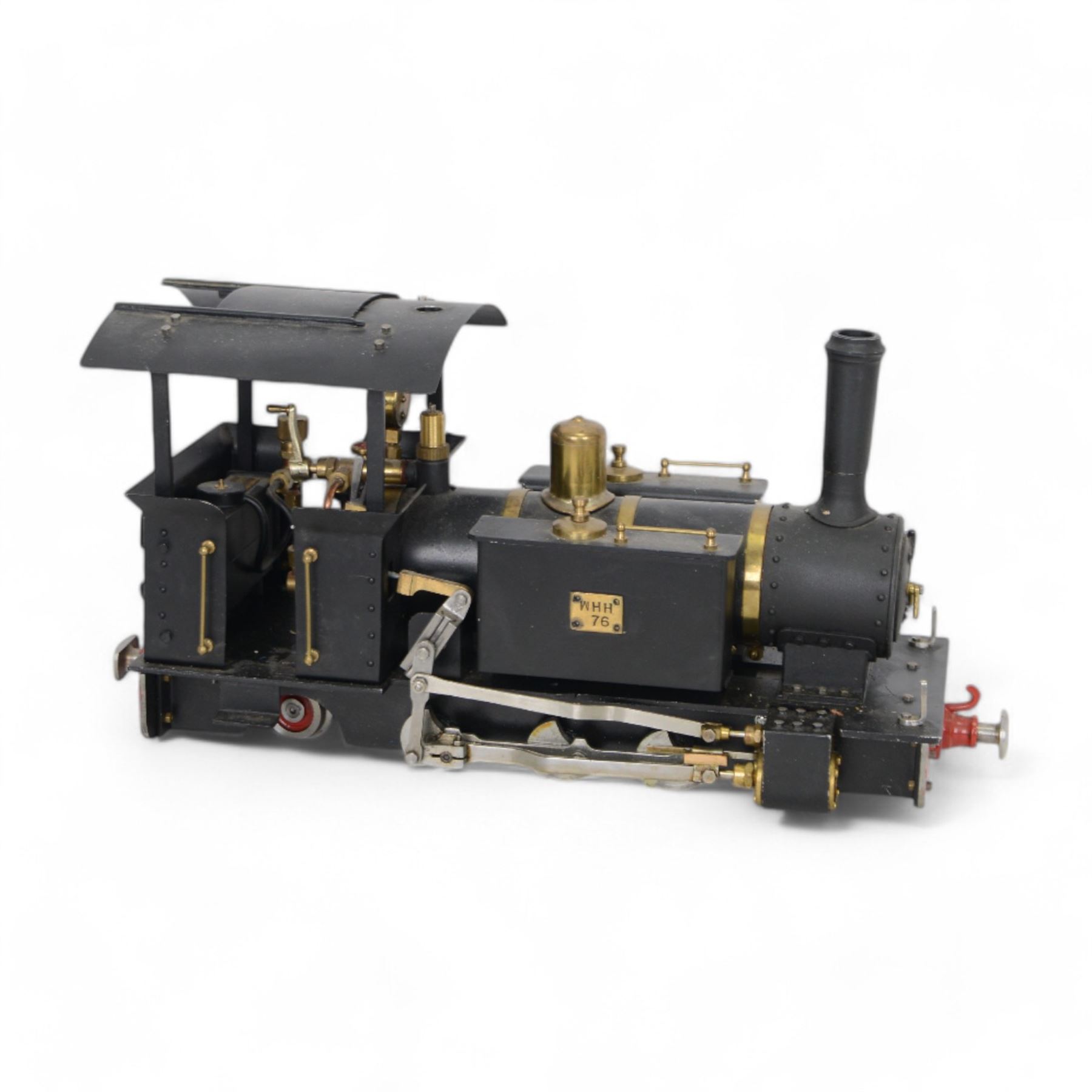 Roundhouse Gauge live steam 0-6-2 tank locomotive Model