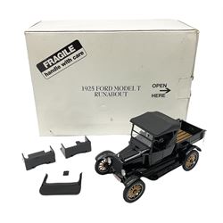 Danbury Mint diecast model - 1925 Ford Model T Runabout, with box