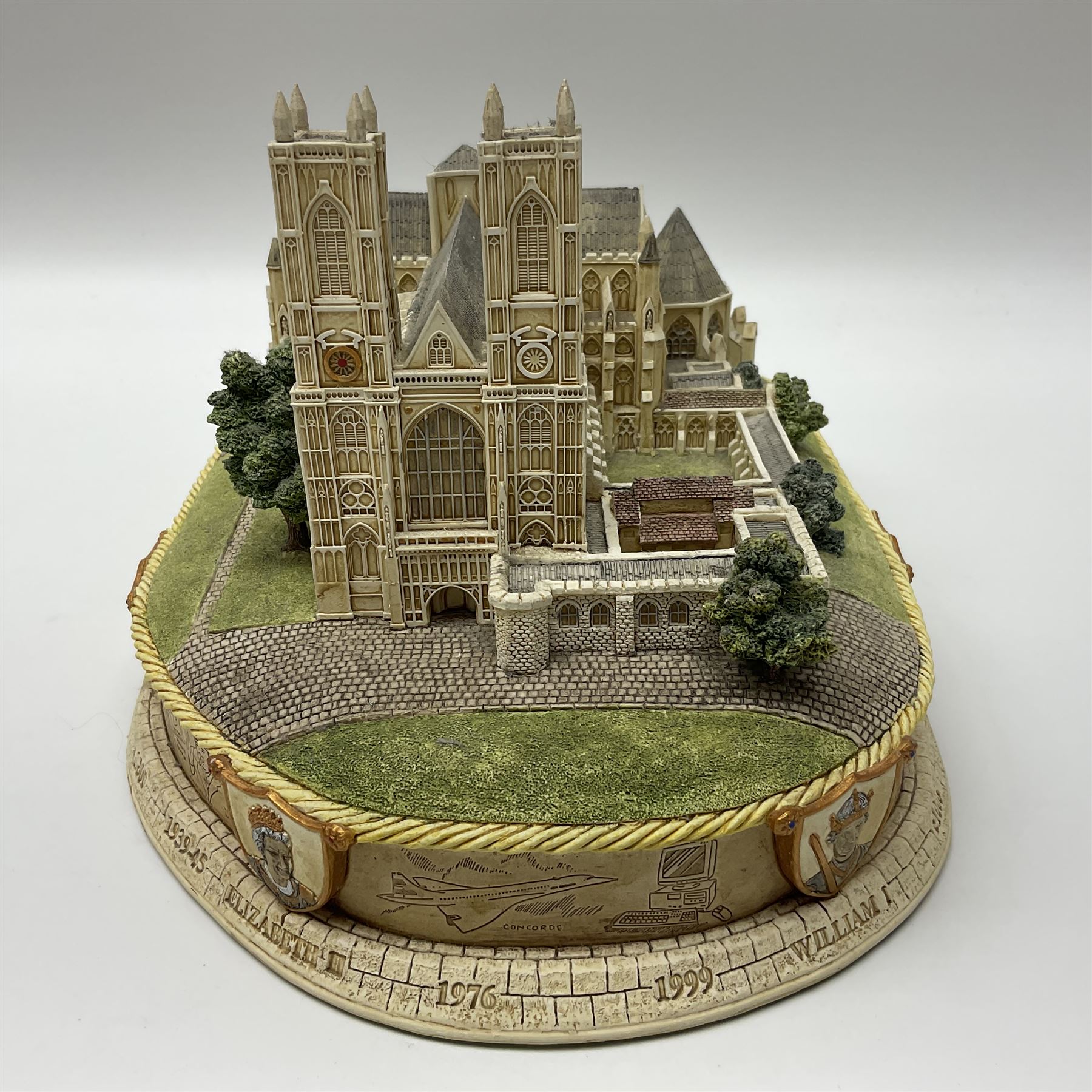 Two Lilliput lane The Royal Train at Sandringham and Westminster Abbey,  both with certificate of authenticity and original box