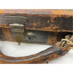 19th/early 20th century brass bound leather shotgun case with fitted interior to accommodate 72cm (28.25