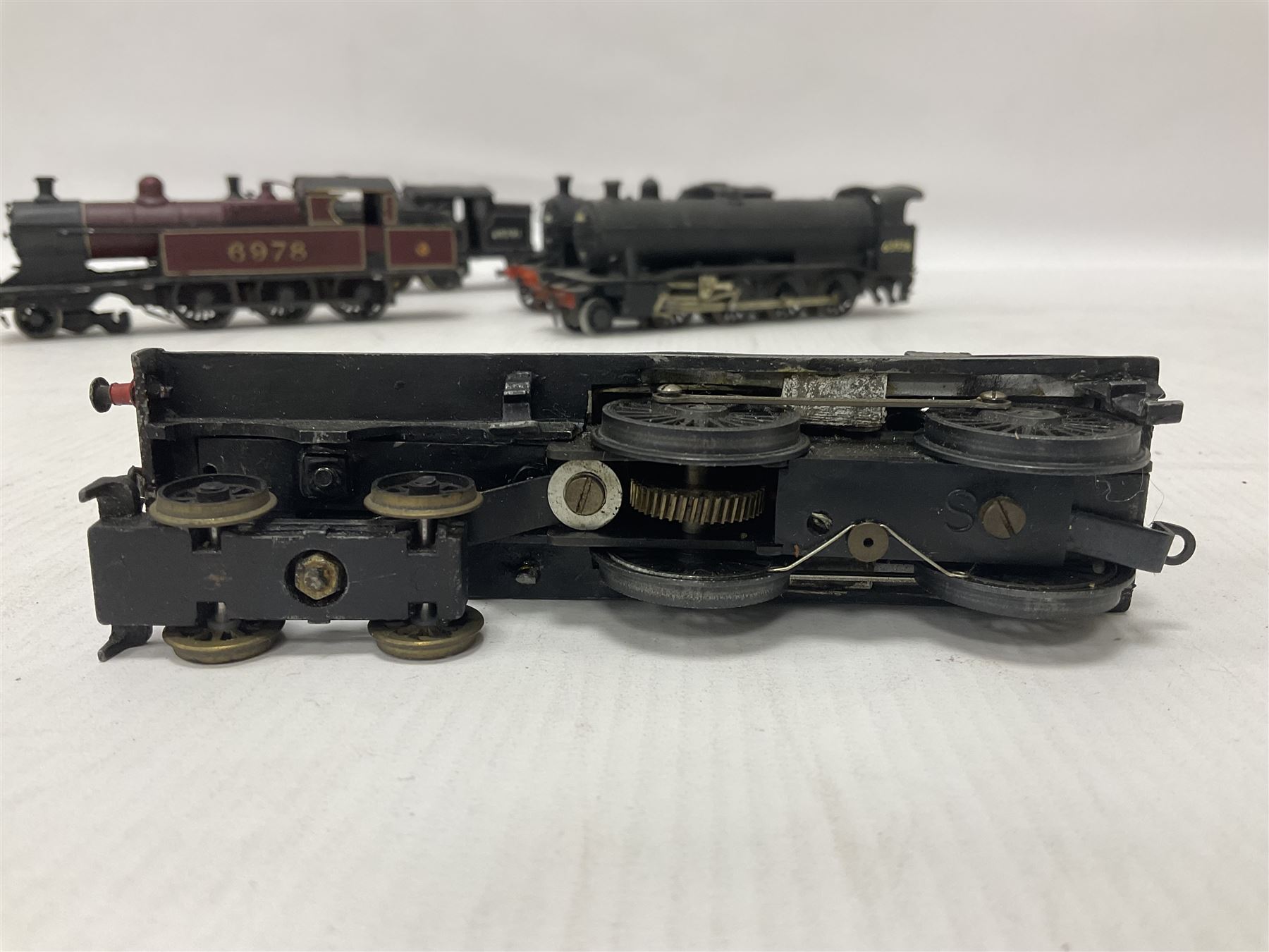 ‘00’ gauge - eight kit built steam locomotives, mostly for restoration comprising LNWR/LMS Whale G Class 0-8-0 no.49078 in BR black; Class J11 (Pom-Pom) 0-6-0 no.64451 in BR black; Class F4 2-4-2T no.67214 in BR black; Precursor Tank Whale ‘Dreadnought’ 4-4-0 no.659 in black; Class O2 2-8-0 no.63936 in BR black; Class A4 4-6-2T no.6978 in LNER crimson; Class C16 4-4-2T no.67489 in BR black; Class A6 4-6-2T no.69791 in BR black (8) 