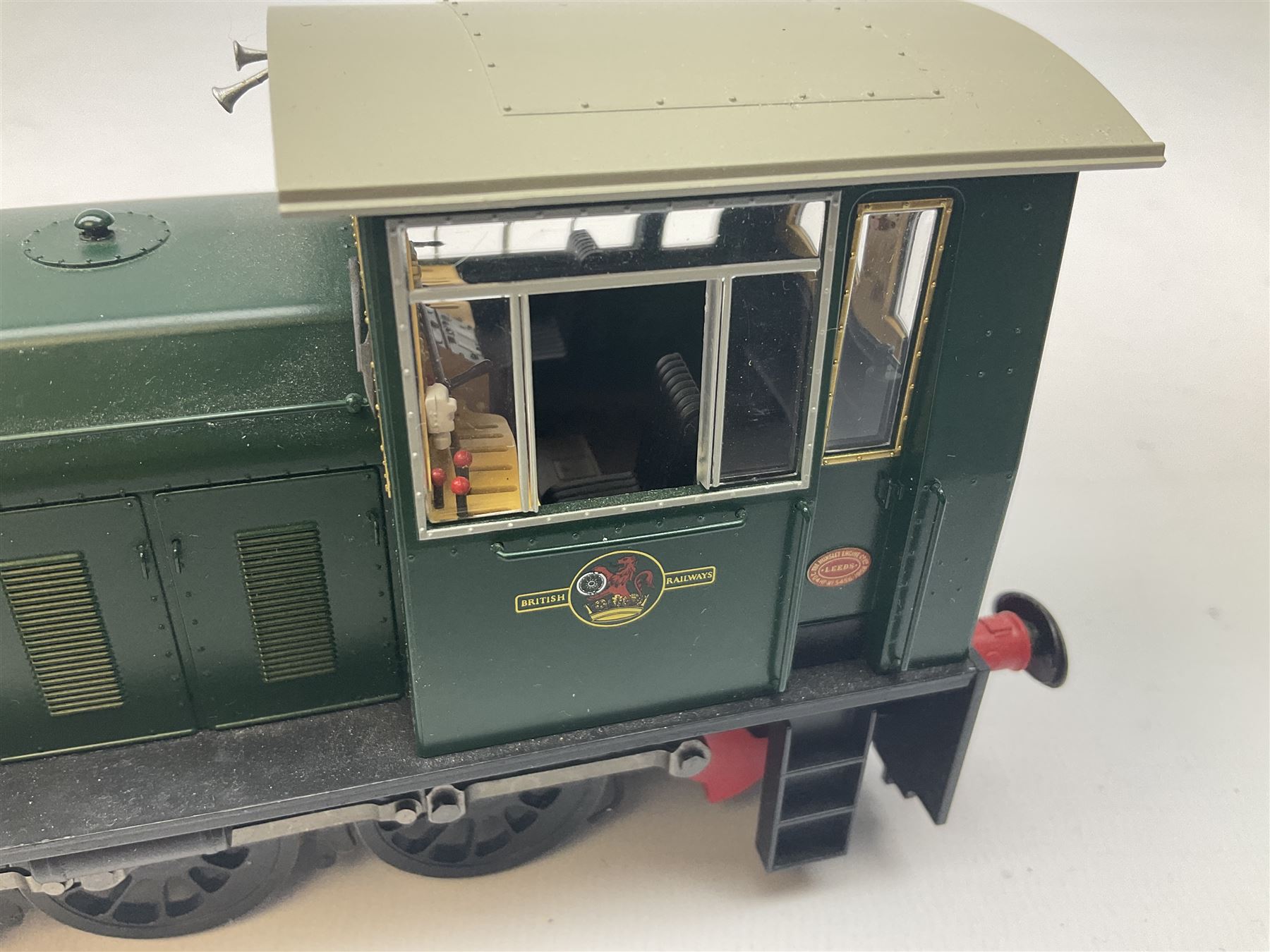 Heljan '0' gauge - Class 05 diesel Shunter 'Hunslet' locomotive no. 25901 