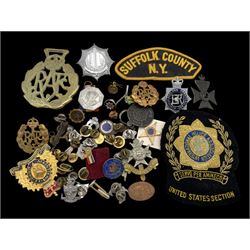Collection of military and similar enamel badges, pin badges, cloth badges and brasses