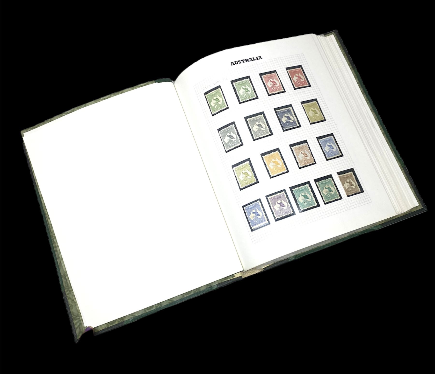 Australia 1913 and later stamps, including used and unused examples, postage due stamps, Queen Elizabeth II issues etc, housed in 'The Utile Hinged Leaf Album'