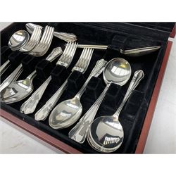 Canteen of Sheffield silver-plated cutlery by John Stephenson, six settings, cased, L38cm
