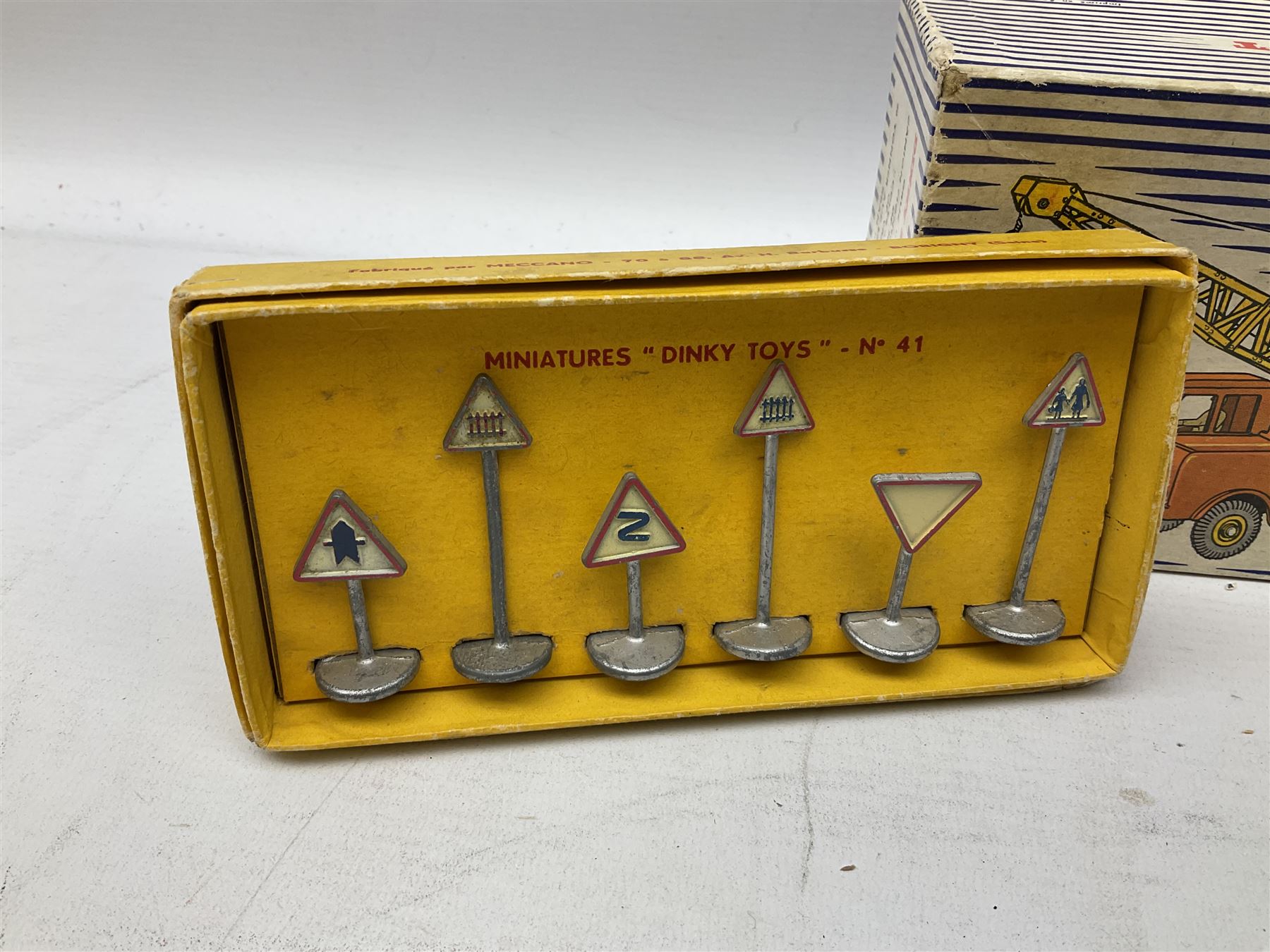 Dinky - Supertoys 20-Ton Lorry mounted Crane 'Coles' No.972; boxed; French made Miniature Road Sign Set No.41; boxed; and seven unboxed small die-cast models (9)