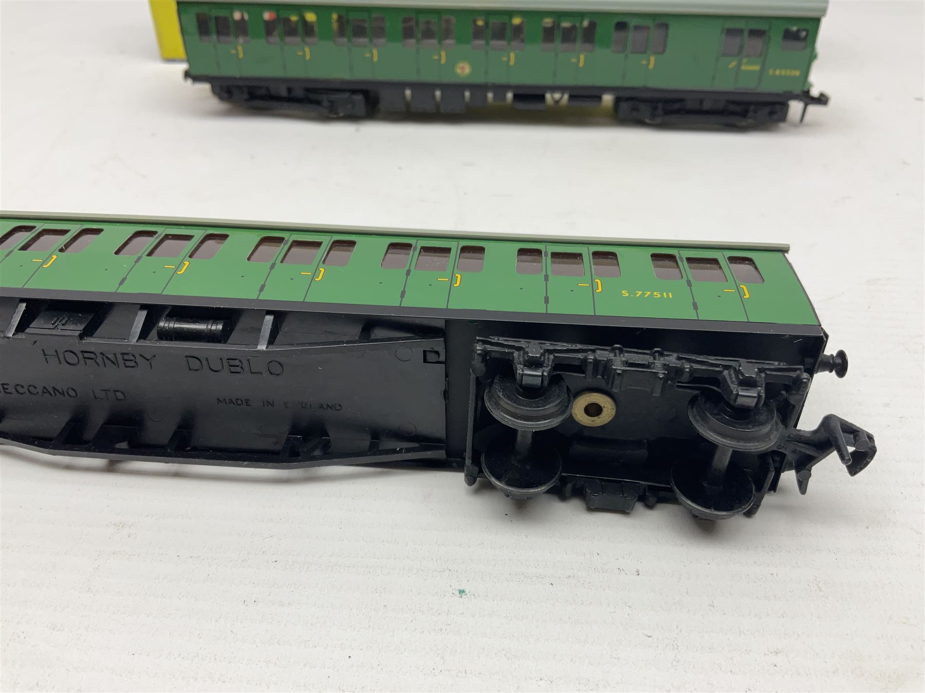 Hornby Dublo - 3-rail 3250/4150 BR (S) Electric Motor Coach with Driving Trailer 2-car EMU unit in BR green Nos.S.65326 and S.77511; Motor coach in original box with instructions and trailer unboxed (2)