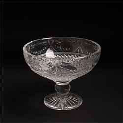 Stuart Crystal Beaconsfield pattern bowl on pedestal foot, D20cm