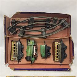 Hornby Meccano ‘0’ gauge - M1 Passenger set comprising 0-4-0 locomotive and tender no.3435 in green, two Pullman carriages and track; in original box 