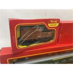 Tri-ang/Hornby '00' gauge - Princess Class 4-6-2 locomotive 'Princess Elizabeth' No.46201 with tender; Battle Space Turbo Car, boxed; four passenger coaches, buffet car, track cleaning car and eight wagons, all boxed; and various other accessories