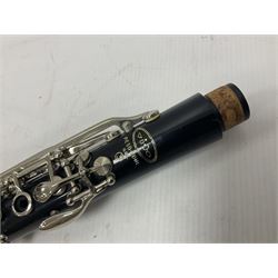 American Vito Reso-Tone 3 clarinet, serial noB75523; in fitted carrying case 