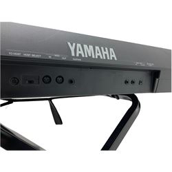 Yamaha PSR-530 electric keyboard, with stand and cover