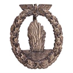 WWII Third Reich Kriegsmarine Minesweeper War badge