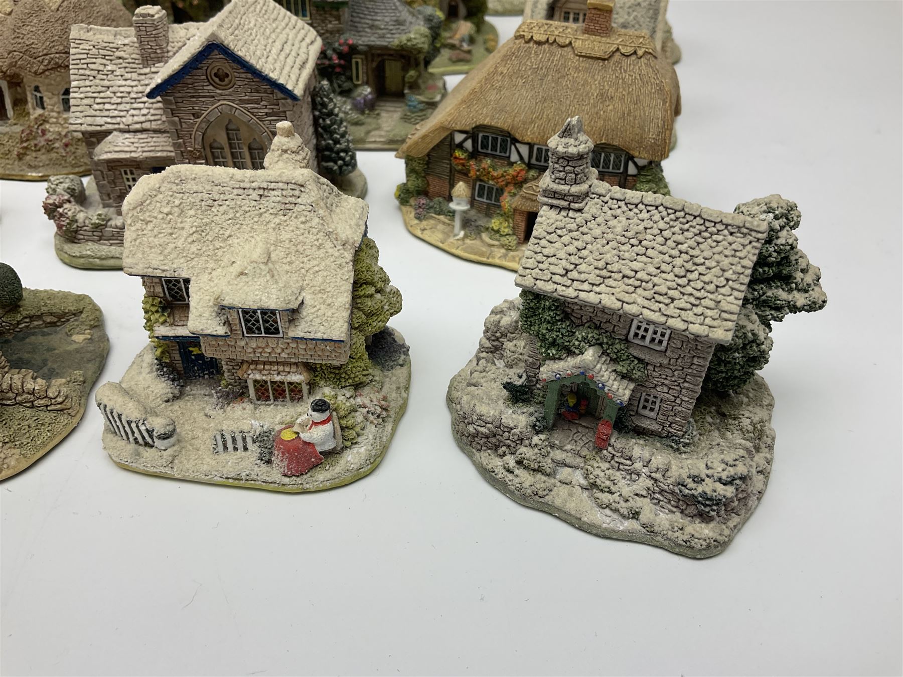 リリパットレーン　hill top リリパットレーン hill top Thirty Lilliput lane, to include