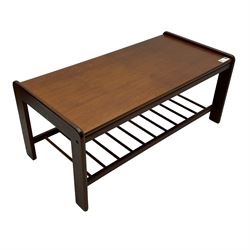 Mid-20th century teak coffee table, rectangular top over undertier 