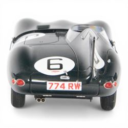 Autoart Signature Jaguar D-Type 1955 LeMans 24 Hours Winner, racing no. 6 in racing green, boxed