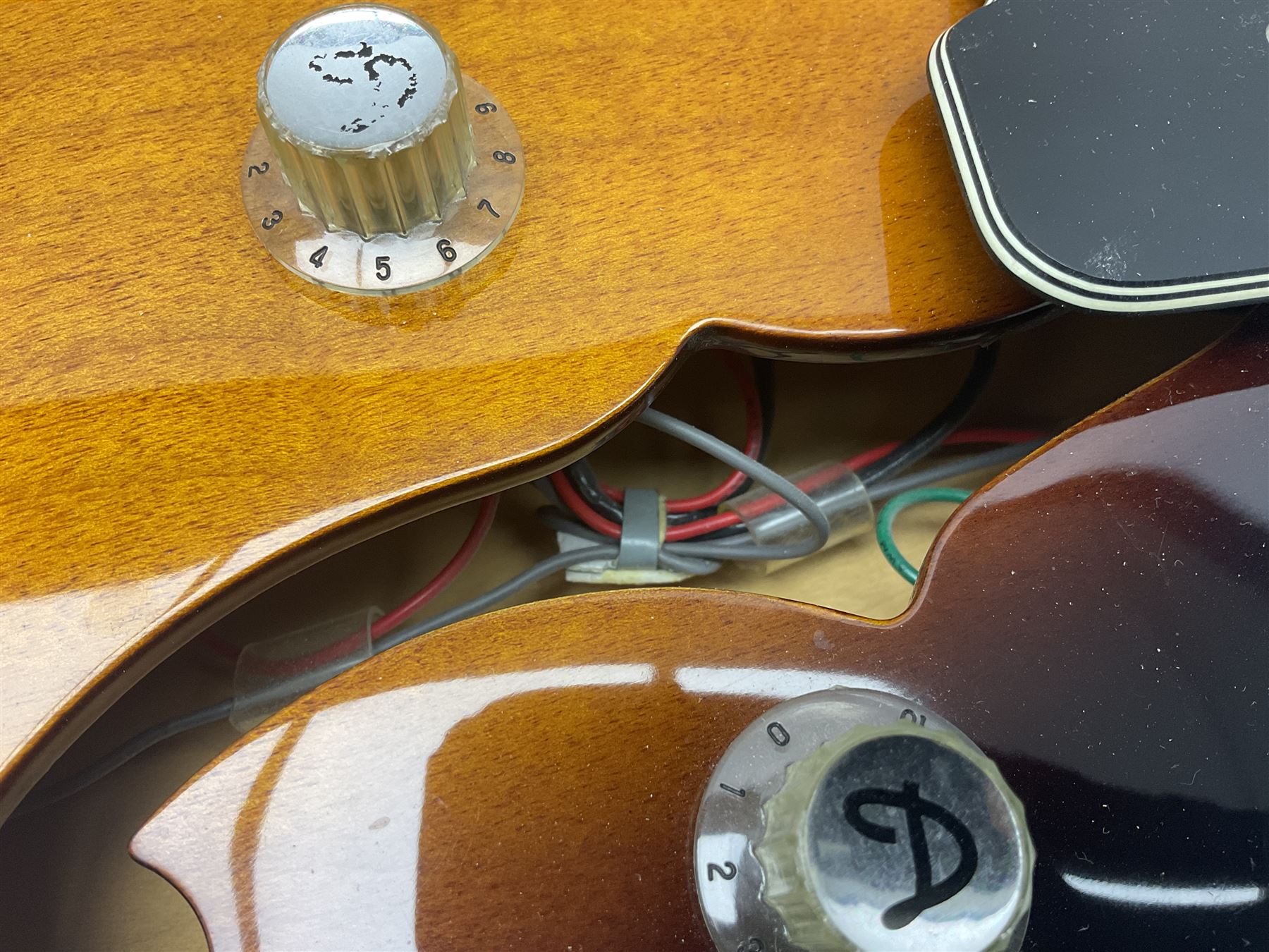 DeArmond Guild Star Fire Custom semi-acoustic guitar c2009 with tobacco sunburst finish and USA DeArmond gold foil pick-ups; serial no.KC9091266; L104cm; in Spider carrying case