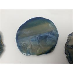 Five blue agate slices, polished with rough edges, H9cm, L7cm