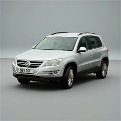 VW Tiguan, 2 Litre diesel, Automatic, 2011, Silver, MOT till 06/09/2026, 120,000 Miles (NV11 DDF)