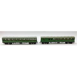 Hornby Dublo - four Suburban Coaches comprising 4081 2nd Class S.R.; 4082 Brake/2nd S.R.; 4083 1st/2nd B.R.; and 4084 Brake/2nd B.R.; all in boxes (4)