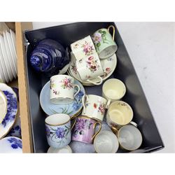 Quantity of Victorian and later ceramics to include Victoria of Czechoslovakia set of six coffee cans and saucers decorated with flowers and gilding, Hammersley & Co set of six coffee cans and saucers, blue and white part tea service, Franklin Mint 'Le Cordon Bleu' preserve pots